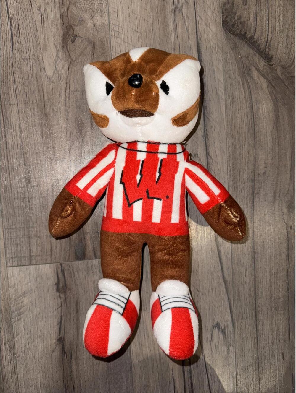 Pennington Bucky Badger University of Wisconsin UW Plush Stuffed Animal Mascot‎
